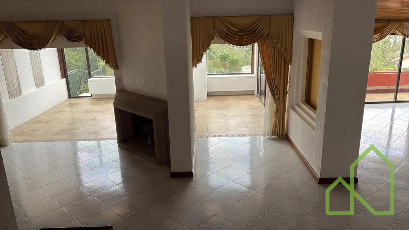 Amplia Residencia en Venta/Alquiler en Montebello 2 - 10