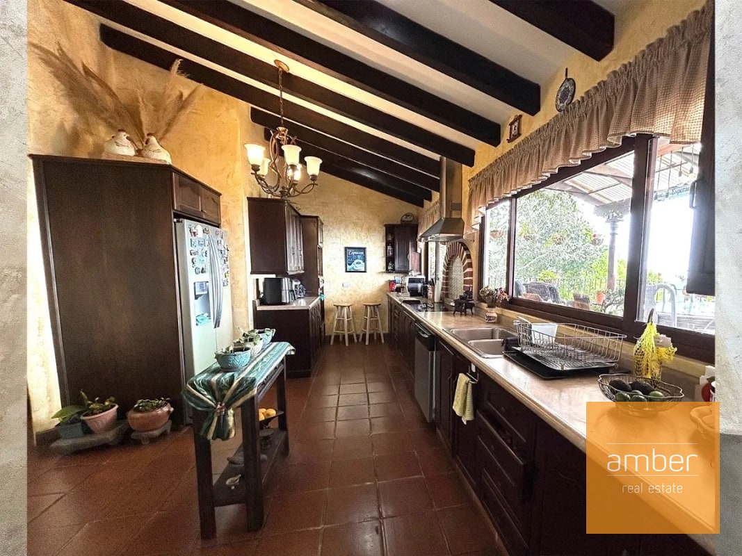 Casa en Altos de Miralvalle, Mixco - 11
