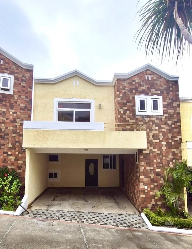 Zona 7 de Mixco • Casa en venta • Altos del Encinal II - 1