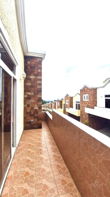 Zona 7 de Mixco • Casa en venta • Altos del Encinal II - 7