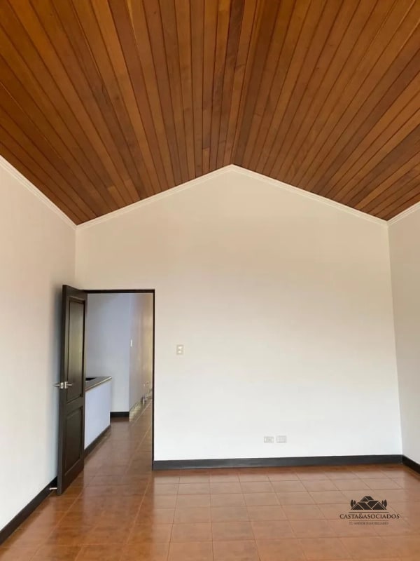 CASA EN VENTA MONTEBELLO II - 2