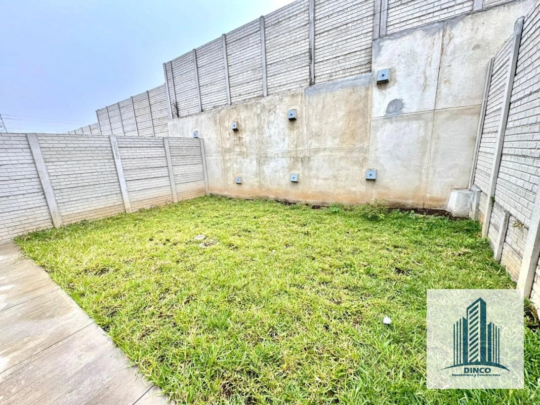 Vendo Casa en Bosques de Santa Elena - 2