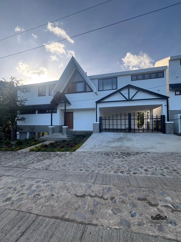 CASA EN VENTA SAN AGUSTIN VISTA AL LAGO - 1