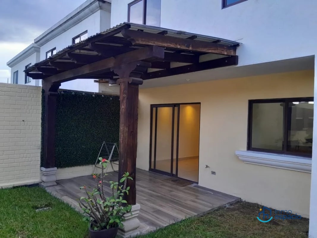 Casa en Venta- Zona 4 de Mixco, Vistas del Naranjo 1 - 1