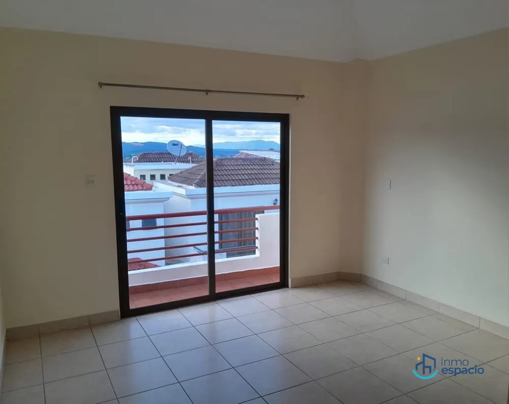 Casa en Venta- Zona 4 de Mixco, Vistas del Naranjo 1 - 4