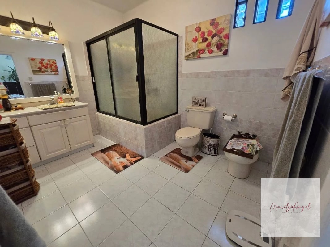 VENTA DE CASA EN ZONA 10 — Casa en Venta en Zona 10, Guatemala, Ciudad — foto 4 de 10