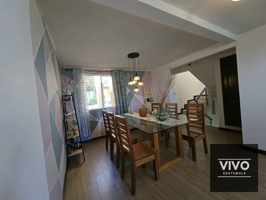 Venta de Casa con Jardín Amplio, Villas del Pinar San Cristóbal , Q1,775,000 — Casa en Venta en Pinares de San Cristobal, Zona 8 Mixco, Guatemala, Ciudad — foto 13 de 14