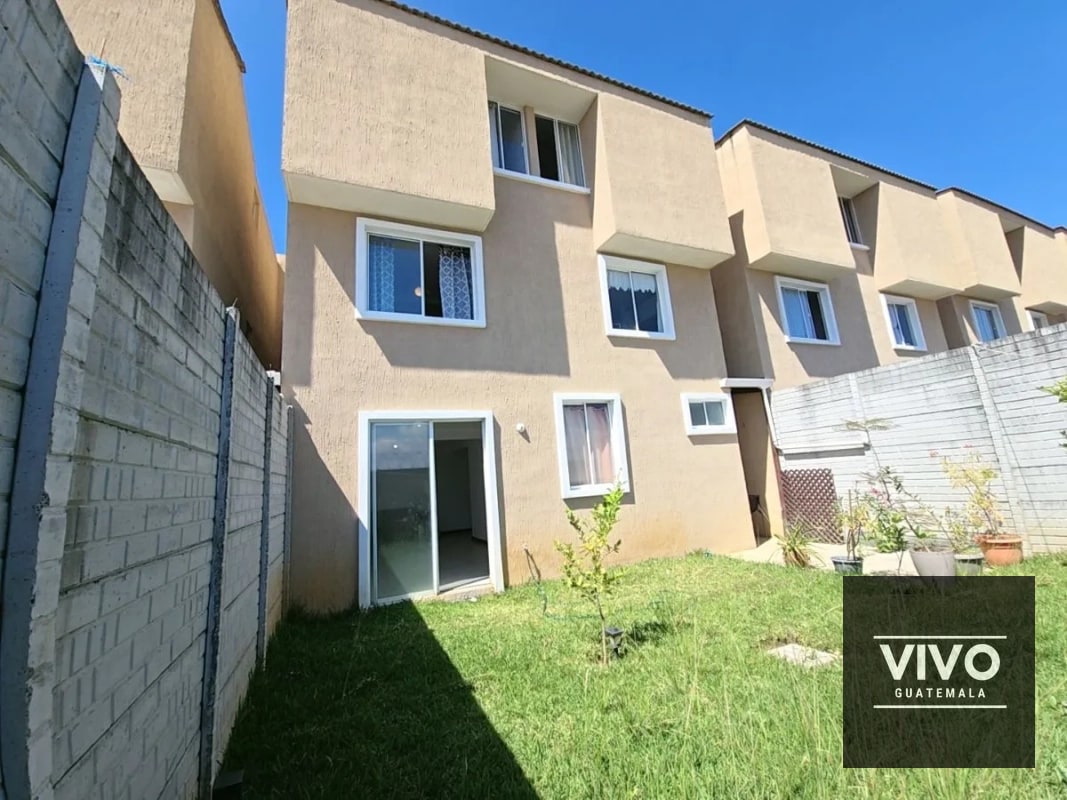 Venta de Casa con Jardín Amplio, Villas del Pinar San Cristóbal , Q1,775,000 — Casa en Venta en Pinares de San Cristobal, Zona 8 Mixco, Guatemala, Ciudad — foto 6 de 14