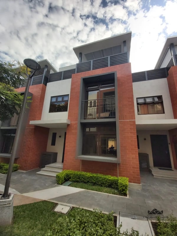 CASA EN VENTA EN ZONA 4 DE MIXCO - 1