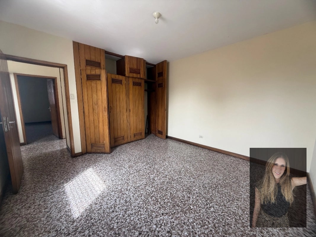 Casa para oficina, clinicas medicas, etc en zona 10 - 12