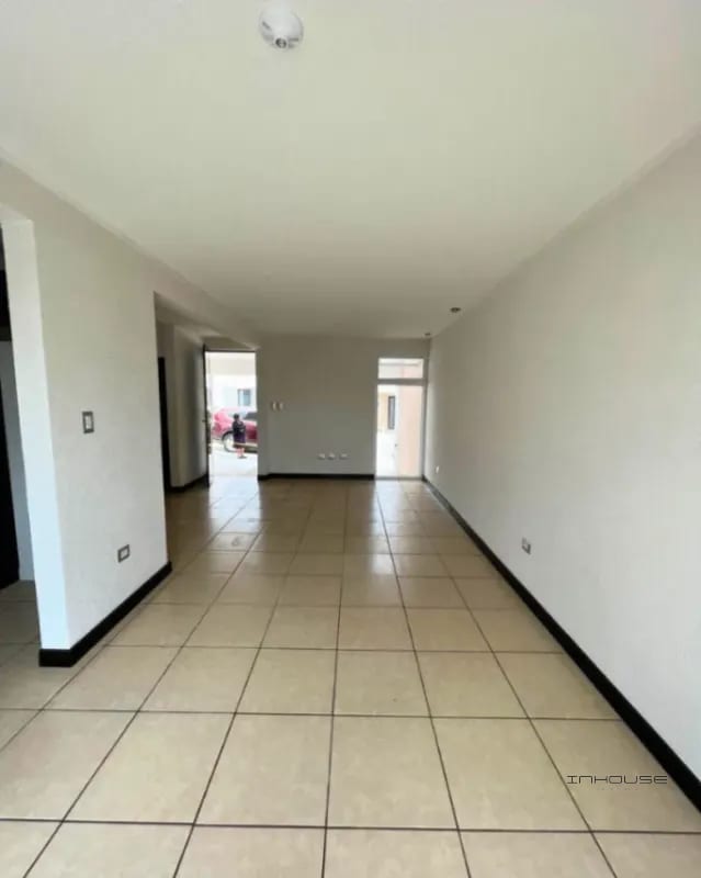 CASA EN VENTA EN CAES KM 25 -ALTOS DE VILLAGE- — Casa en Venta en Carretera a El Salvador, Guatemala, Ciudad — foto 7 de 10
