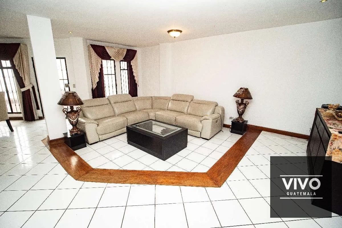 Se vende casa, 4 habitaciones, Boulevard Balcones, San Cristóbal – Mixco - 1