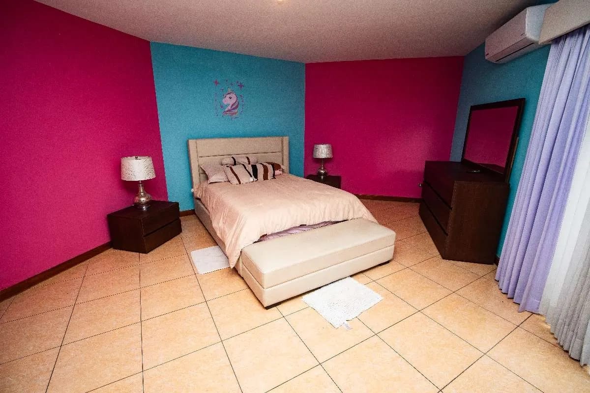 Se vende casa, 4 habitaciones,  Boulevard Balcones, San Cristóbal – Mixco - 4