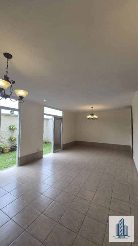 Vendo Casa en Quinta Los Encinos Z.7 de Mixco - 6