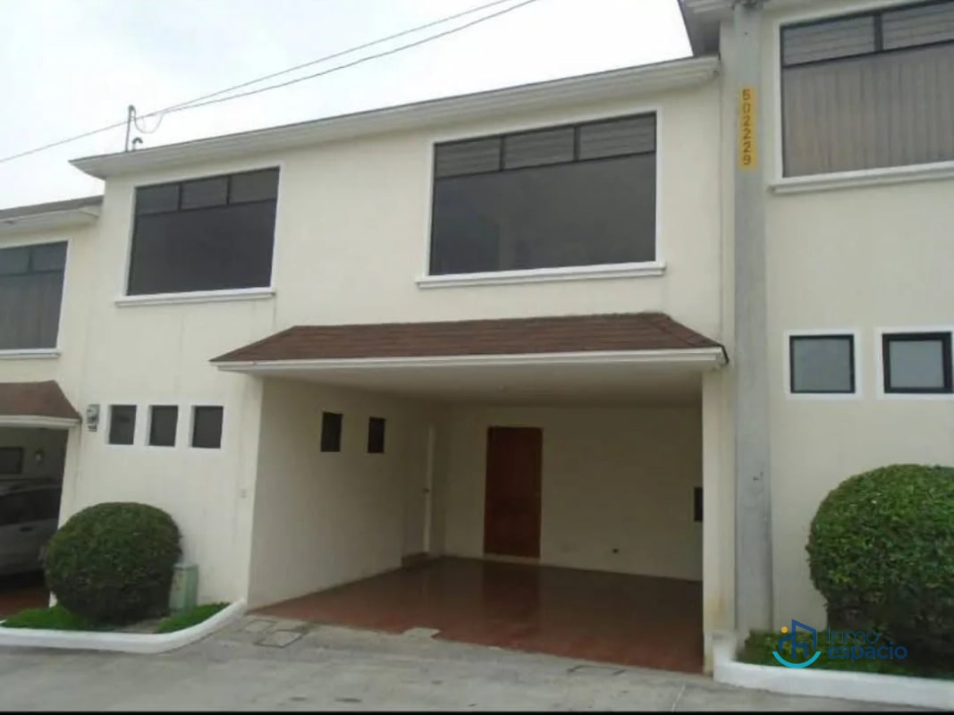 Casa en venta zona 8 mixco-San Cristóbal - 4