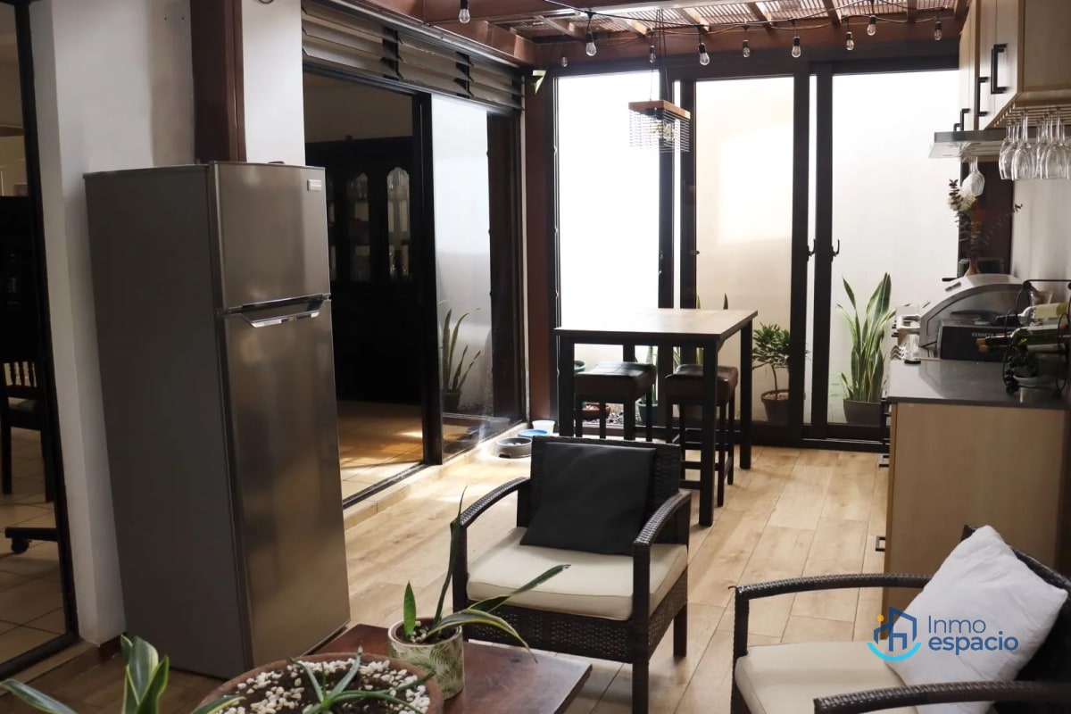 Casa en venta zona 8 mixco-San Cristóbal - 2