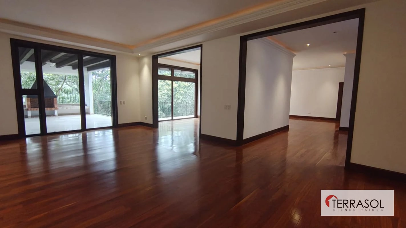 Casa en venta Encinos de Cayala - 1