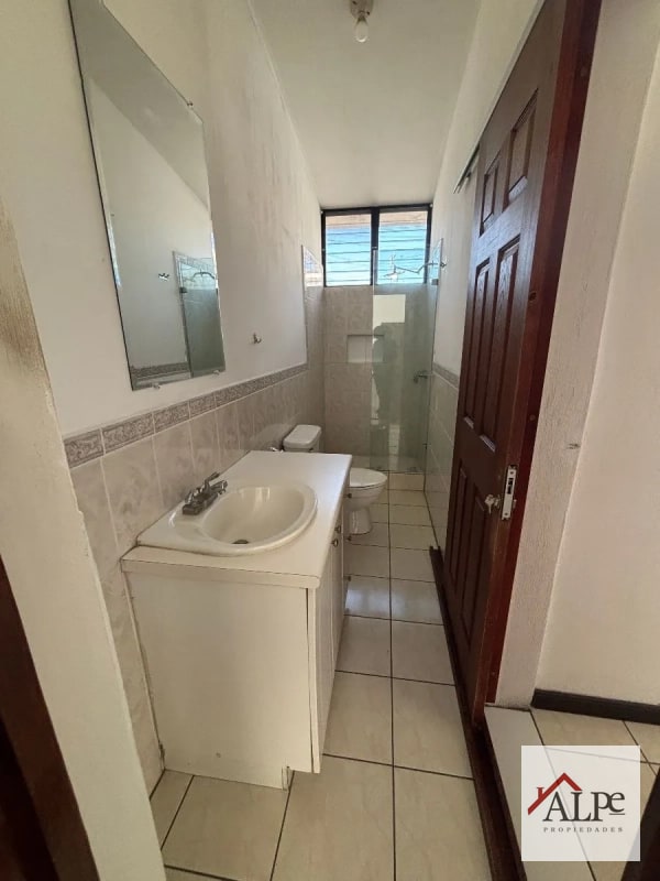 Inversión de Alto Perfil: Casa con Renta Activa en Sector La Villa, Zona 14 - 4