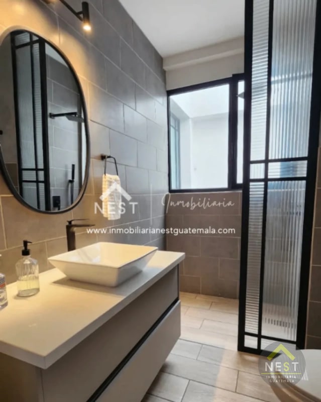 Casa comercial en Renta | zona 10 - 12
