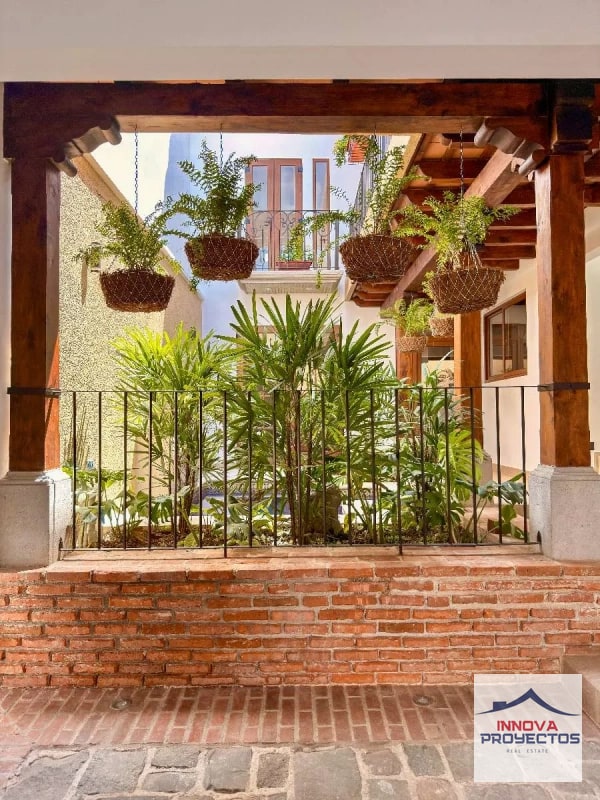 Venta de casa en Antigua Guatemala - 2