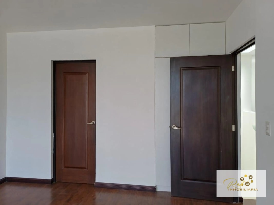 RENTA, AMPLIA CASA DE TRES NIVELES,  CAES, CONDOMINIO Km.9 - 8