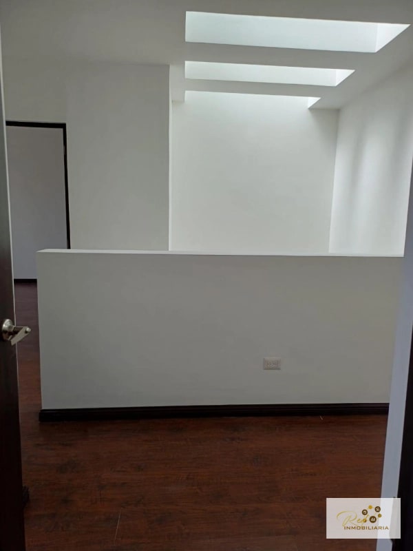 RENTA, AMPLIA CASA DE TRES NIVELES,  CAES, CONDOMINIO Km.9 - 6