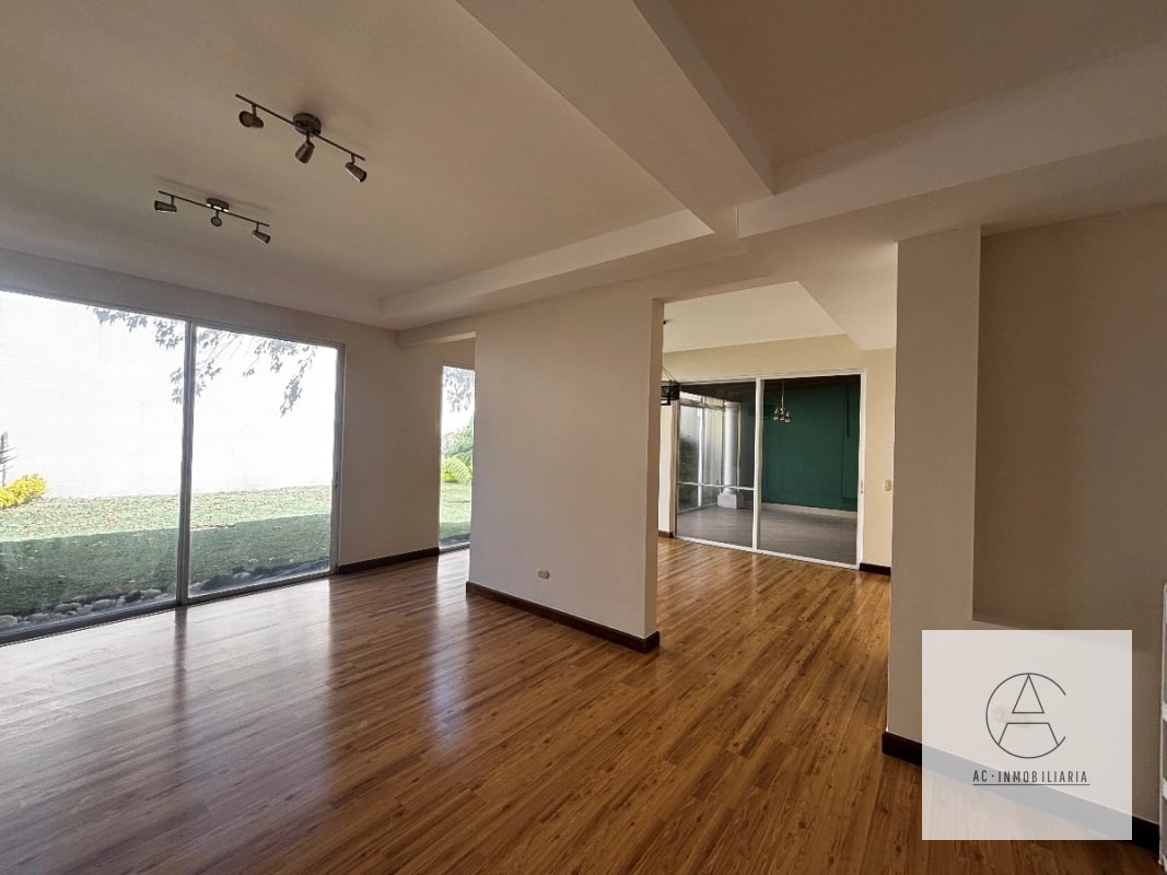 Linda casa en venta en Portal del Bosque 1 - 10