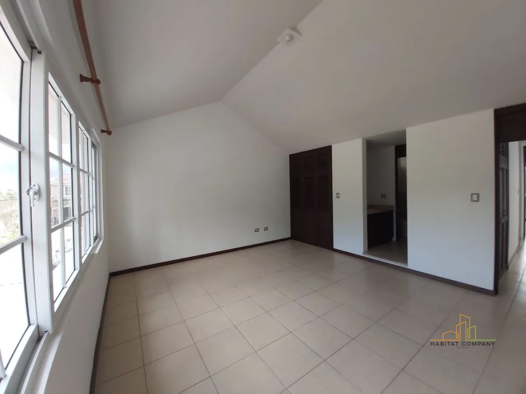 Casa en Renta Km 16 CES, Calle de Olmeca-Condominio Santa Mónica, Fraijanes - 2