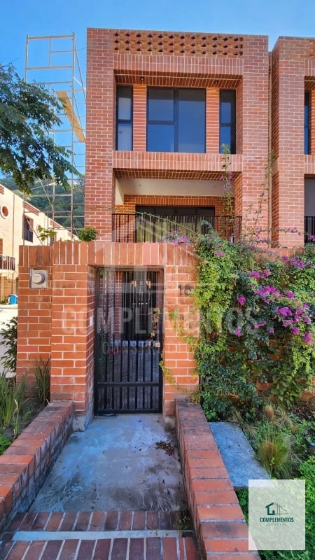 IRIDIA HOMES, Casa en Venta Zona 13 Cañadas de Elgin - 10