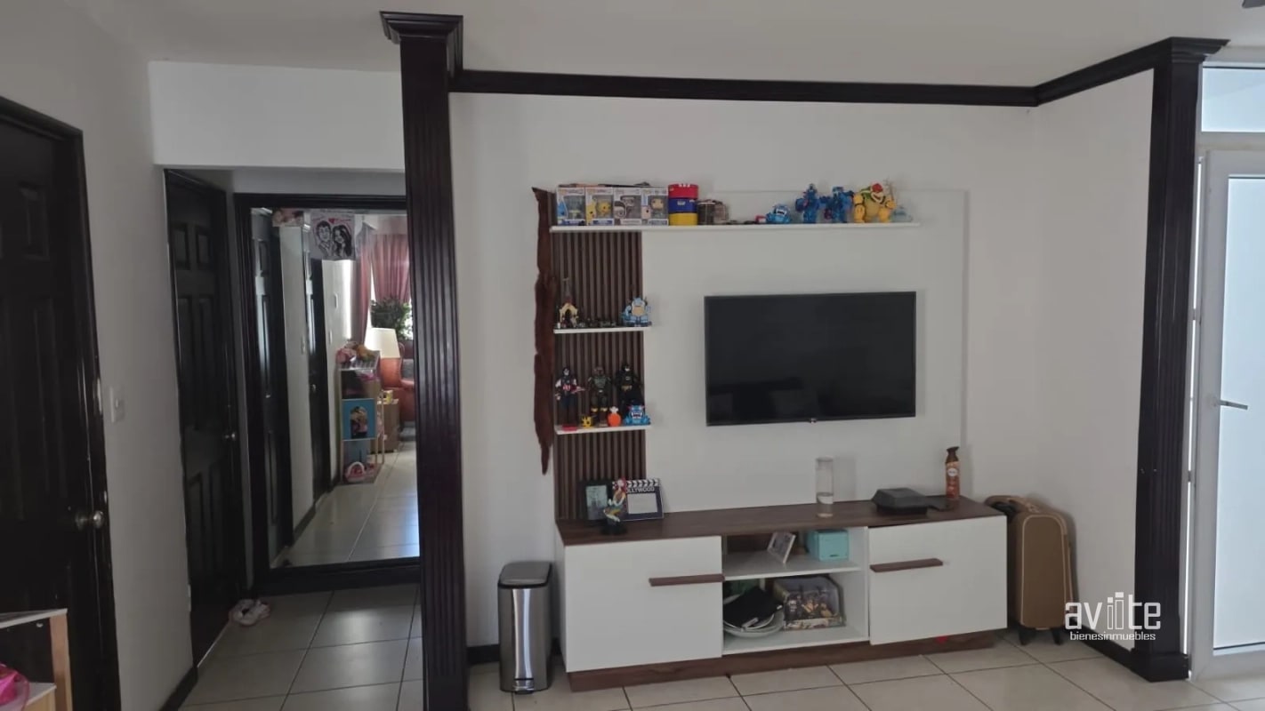 Casa tipo Navarra en venta, dentro de Alameda Norte Q2,900,000 más impuestos - 5