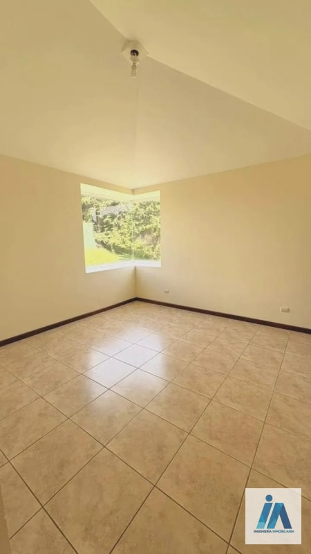 CASA EN VENTA – 📍Condominio Vila Verde, Km 21 Carretera al Salvador - 5