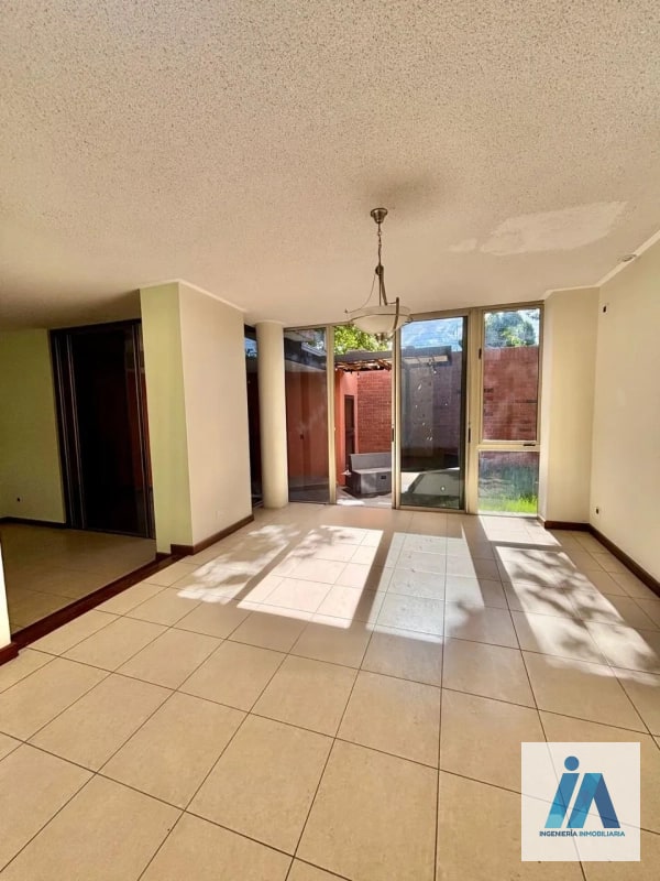 HERMOSA CASA EN VENTA – 📍Residencial Villas de Jacarandas de Cayalá, zona 16 - 5