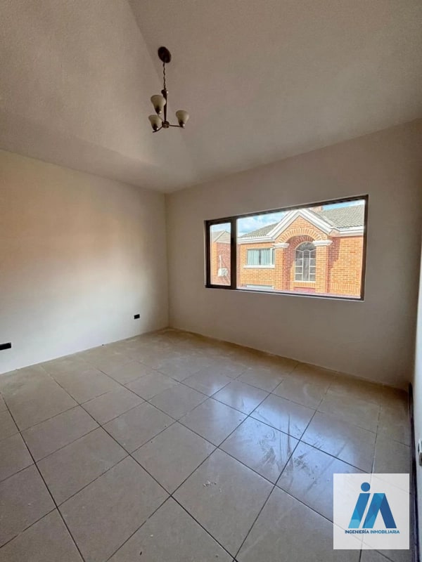 HERMOSA CASA EN VENTA – 📍Residencial Villas de Jacarandas de Cayalá, zona 16 - 2