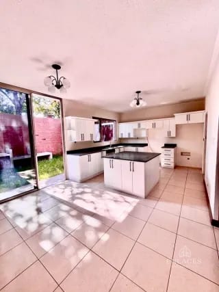 Zona 16 • Casa en venta • Residencial Villas de Jacarandas de Cayala — Casa en Venta en Jacarandas de Cayalá, Zona 16, Guatemala, Ciudad — miniatura 13 de 14