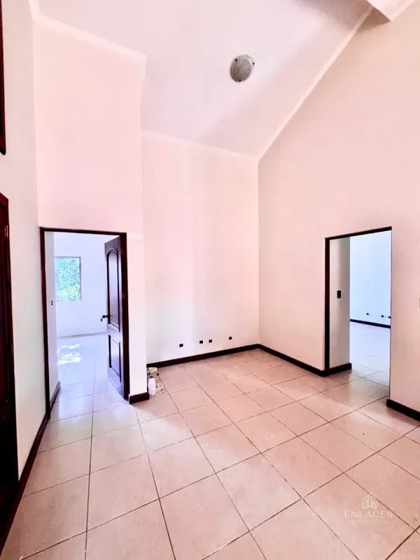 Zona 16 • Casa en venta • Residencial Villas de Jacarandas de Cayala — Casa en Venta en Jacarandas de Cayalá, Zona 16, Guatemala, Ciudad — foto 12 de 14