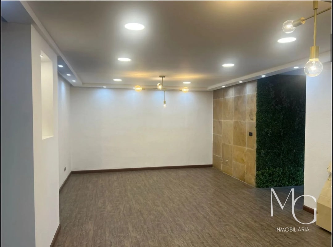 Casa en venta Condominio Zona 10 - 8