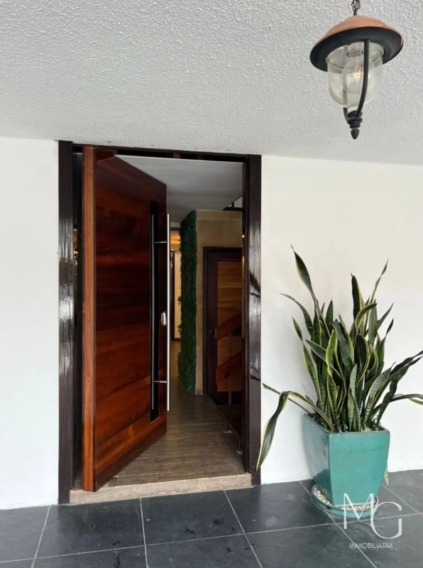 Casa en venta Condominio Zona 10 - 5