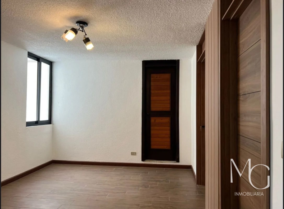 Casa en venta Condominio Zona 10 - 4