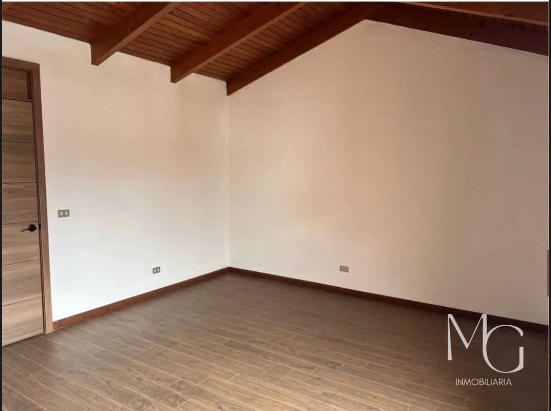 Casa en venta Condominio Zona 10 - 2