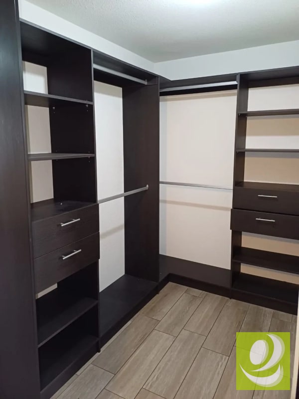 VENDO APARTAMENTO EN PUNTO MARISCAL ZONA 11 - 3