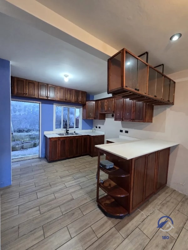 Amplia casa en venta en San Cristobal 2, zona 8, Mixco - 16
