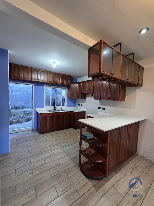 Amplia casa en venta en San Cristobal 2, zona 8, Mixco — Casa en Venta en Zona 8 Mixco, Guatemala, Ciudad — foto 16 de 17