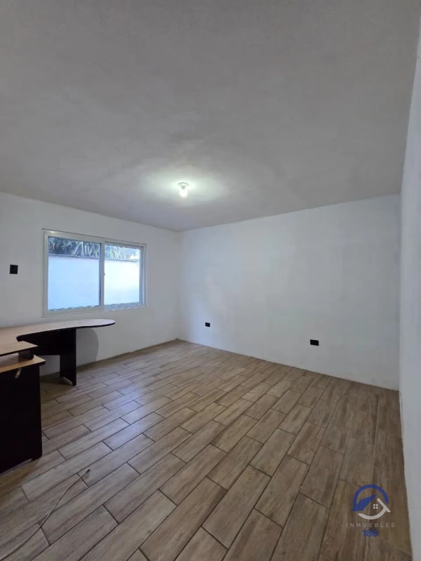 Amplia casa en venta en San Cristobal 2, zona 8, Mixco - 12