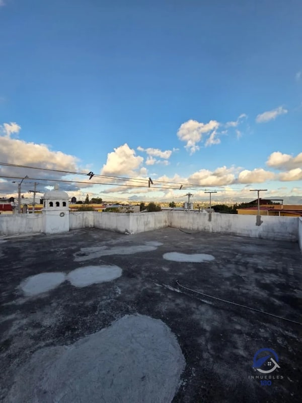 Amplia casa en venta en San Cristobal 2, zona 8, Mixco - 2