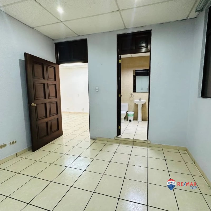 ZONA 9, CASA IDEAL PARA COMERCIO - 12