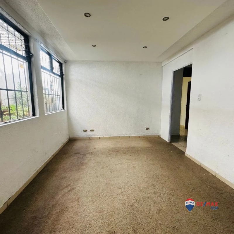 ZONA 9, CASA IDEAL PARA COMERCIO - 3