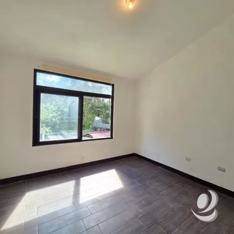 Casa con Jardín en Venta San Lucas Sacatepéquez - 3
