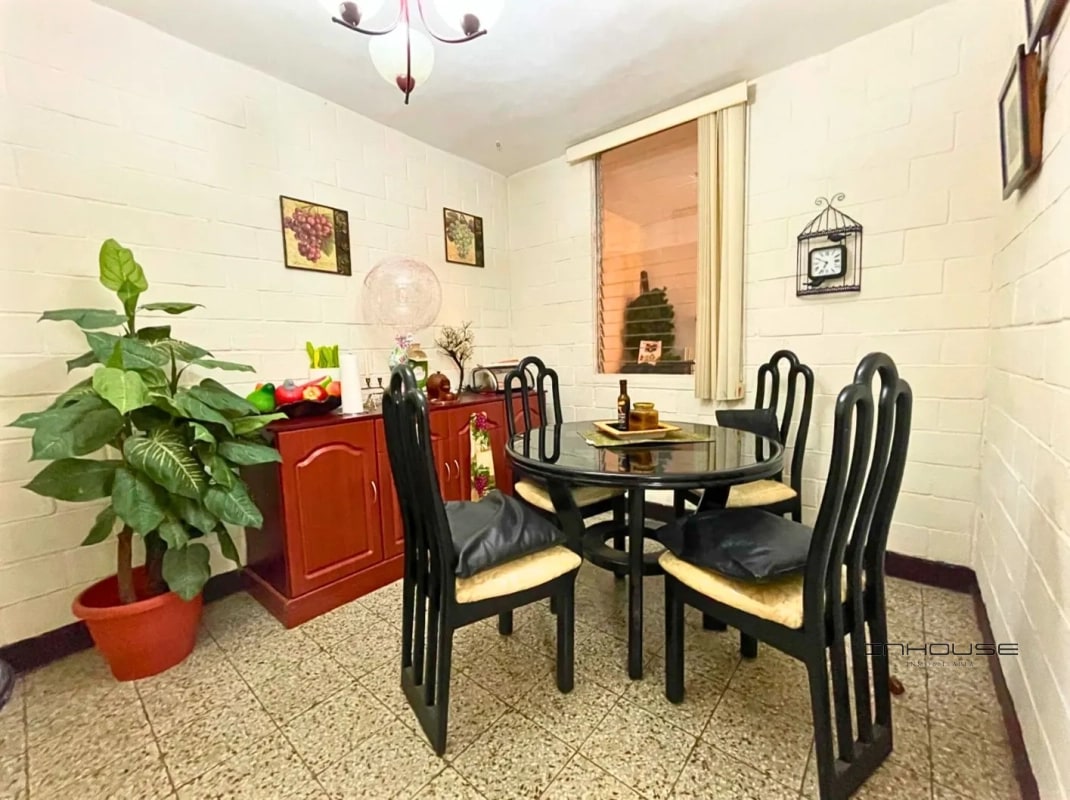 CASA EN VENTA EN ZONA 18 DE UN NIVEL CONDOMINIO LOS OLIVOS - 4
