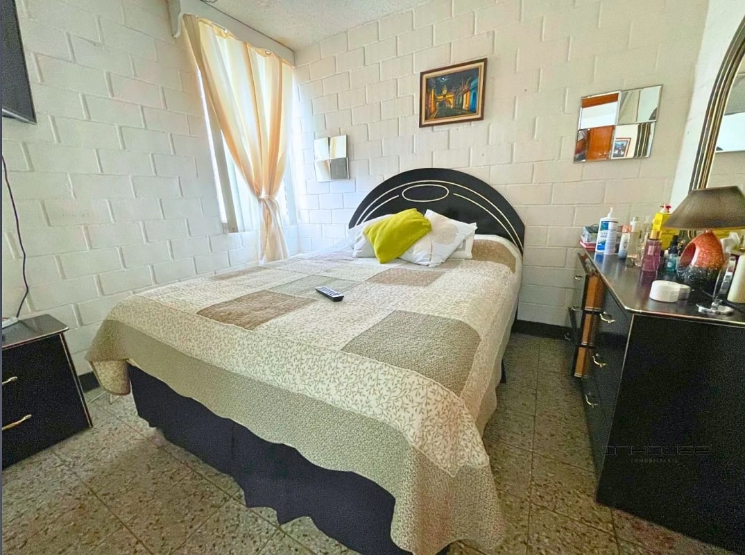 CASA EN VENTA EN ZONA 18 DE UN NIVEL CONDOMINIO LOS OLIVOS - 3