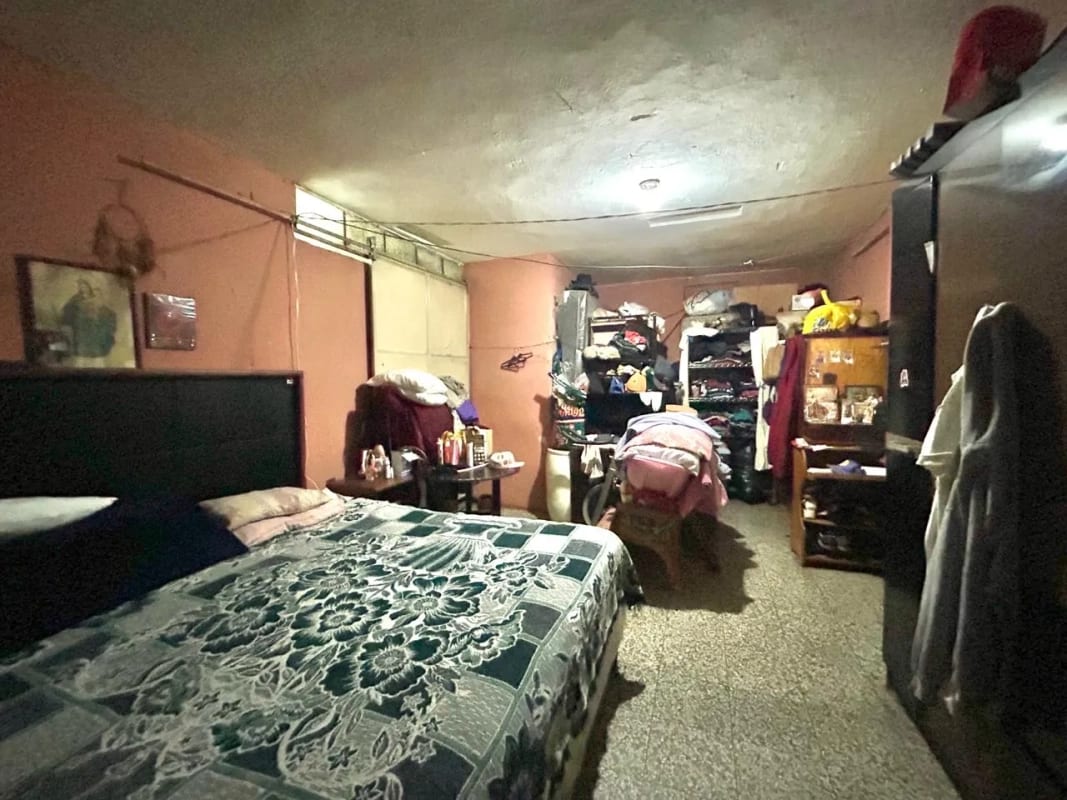 Casa en venta en zona 4 Mixco Monte Real con locales comerciales — Casa en Venta en Zona 4 Mixco, Guatemala, Ciudad — foto 5 de 16